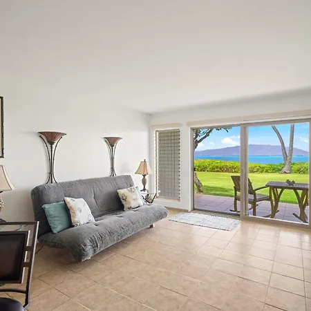 Oceanfront Condo With Pool And Grills In Molokai!